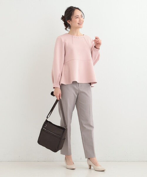 SHOO・LA・RUE(シューラルー)の「【撥水/軽量】驚きの収納力 10ポケットショルダーバッグ(ショルダーバッグ・レディース・ブラック/ブラウン系/ライトパープル/グレー/ナチュラル・00)」の9枚目の写真