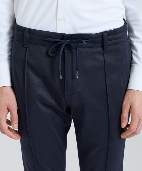 DESIGNWORKS（デザインワークス）の「【26S/S】モクロディーイージーパンツ / セットアップ対応 / ストレッチ（スラックス・メンズ・チャコールグレー/グレイッシュベージュ/ネイビー・44/46/48/50/52）」の20枚目の写真