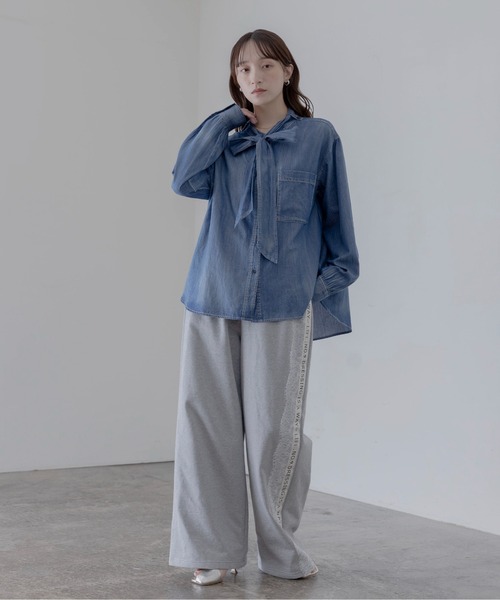 Eimee Law（エイミーロウ）の「ライトデニム ボウタイシャツ（シャツ/ブラウス・レディース・ブルー/ライトブルー・FREE）」の17枚目の写真