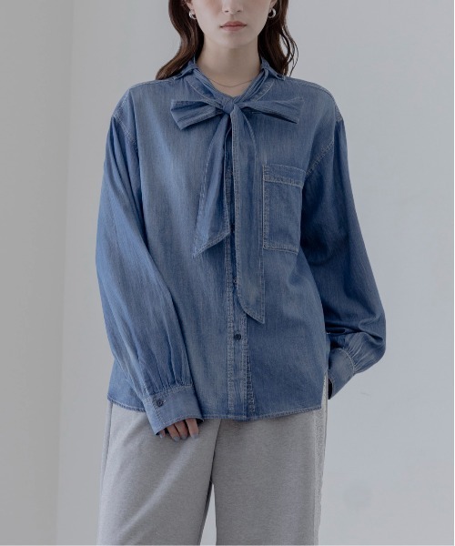 Eimee Law（エイミーロウ）の「ライトデニム ボウタイシャツ（シャツ/ブラウス・レディース・ブルー/ライトブルー・FREE）」の21枚目の写真