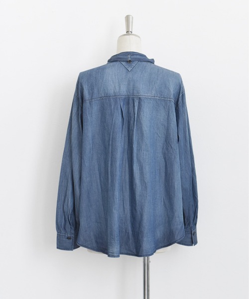 Eimee Law（エイミーロウ）の「ライトデニム ボウタイシャツ（シャツ/ブラウス・レディース・ブルー/ライトブルー・FREE）」の4枚目の写真