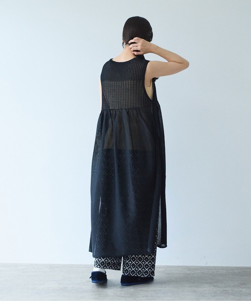 yuni(ユニ )の「12G和紙/Polyester tiered knit ワンピース(ワンピース・レディース・ブラック/アイボリー/グレー・FREE)」の7枚目の写真