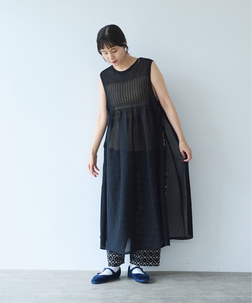 yuni(ユニ )の「12G和紙/Polyester tiered knit ワンピース(ワンピース・レディース・ブラック/アイボリー/グレー・FREE)」の5枚目の写真