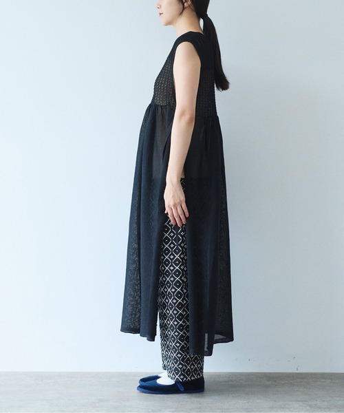 yuni(ユニ )の「12G和紙/Polyester tiered knit ワンピース(ワンピース・レディース・ブラック/アイボリー/グレー・FREE)」の9枚目の写真