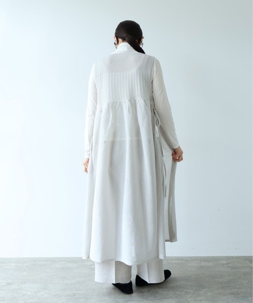 yuni(ユニ )の「12G和紙/Polyester tiered knit ワンピース(ワンピース・レディース・ブラック/アイボリー/グレー・FREE)」の20枚目の写真