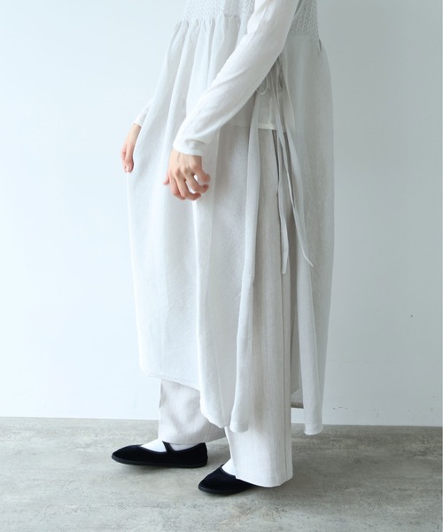 yuni(ユニ )の「12G和紙/Polyester tiered knit ワンピース(ワンピース・レディース・ブラック/アイボリー/グレー・FREE)」の21枚目の写真