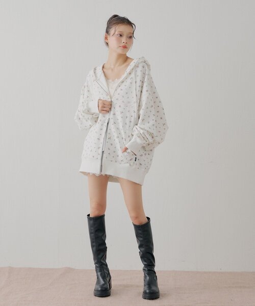 Chico(チコ)の「花柄ルーズパーカー(パーカー・レディース・ピンク/ブルー/グレー系その他3・FREE)」の7枚目の写真