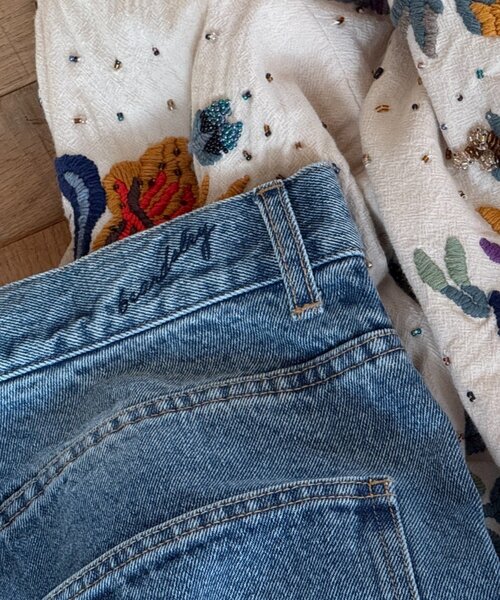 BEARDSLEY（ビアズリー）の「刺繍入りワイドデニム（その他パンツ・レディース・インディゴブルー・3/2/1/0）」の3枚目の写真