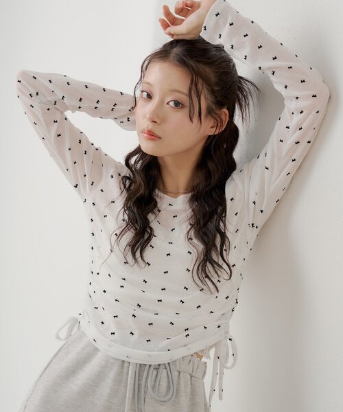 Chico（チコ）の「サイドドロストリボンシアーT（Tシャツ/カットソー・レディース・ブラック/ベージュ/グレー/アイボリー/ブラック系その他・FREE）」の3枚目の写真