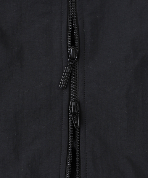 adidas Originals(アディダスオリジナルス)の「adidas originals / アディダス オリジナルス CUTLINE TRACK TOP(ブルゾン・メンズ・ブラック/カーキ・LARGE/MEDIUM)」の7枚目の写真