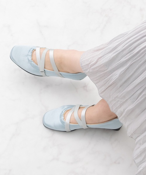 Bridget Birkin(ブリジットバーキン)の「【Bridget Birkin Walk】サテンギャザーウォーキングパンプス(565243)(パンプス・レディース・ブラック/ブルー/ゴールド・24/23.5/23/22.5/24.5)」の4枚目の写真