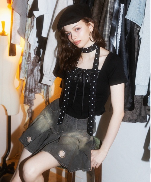 SPIRALGIRL(スパイラルガール)の「ドット柄チョーカーレイヤードトップス(Tシャツ/カットソー・レディース・グレー/ブラック・FREE)」の3枚目の写真