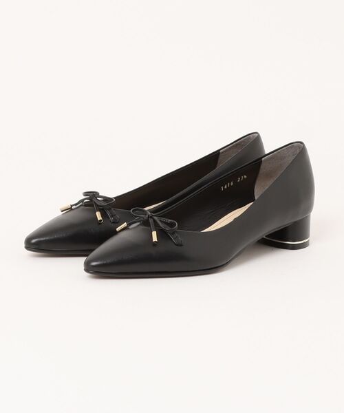 MACKINTOSH LONDON(マッキントッシュ ロンドン)の「ポインテッドトゥリボンモチーフパンプス(パンプス・レディース・ベージュ/ブラック/シルバー・22.5cm/23.0cm/23.5cm/24.0cm/24.5cm)」の2枚目の写真