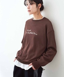 リブ イン コンフォート さらりとした素材で上品に着られる大人ロゴニットトップス