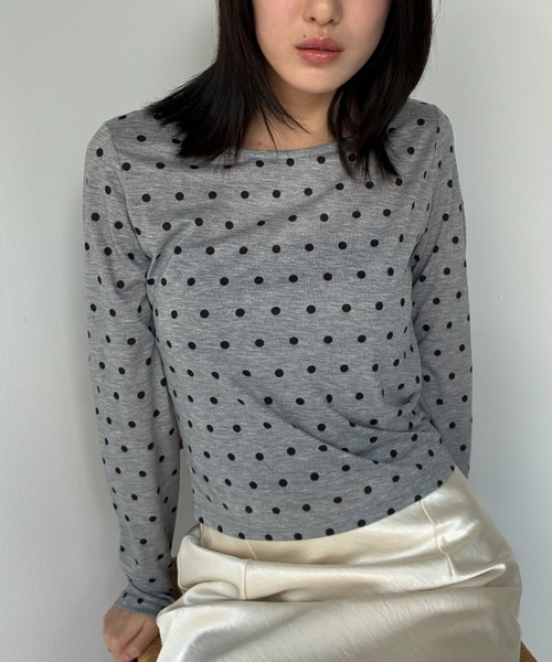 FUULLY STUDIO(フーリィーステューディオ)の「シアードットクルーネックロングTEE(Tシャツ/カットソー・レディース・ブラック/オフホワイト/グレー/ブラウン・FREE)」の3枚目の写真