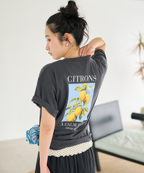 FREAK'S STORE(フリークスストア)の「FRUIT OF THE LOOM × FREAK'S STORE/フルーツオブザルーム 別注 シトロンプリント ビッグTシルエットTシャツ(Tシャツ/カットソー・レディース・ナチュラル/ライトグレー/ブラック・フリ-)」の11枚目の写真
