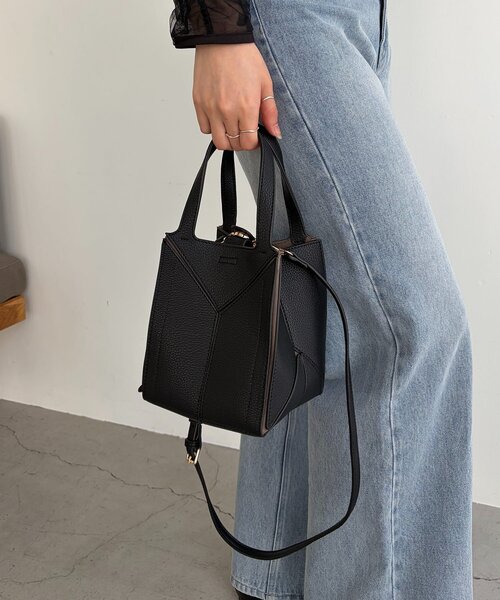 CAPRICIEUX LE'MAGE（カプリシューレマージュ）の「【S/Lサイズ展開あり】ブロッキングバッグ S（ショルダーバッグ・レディース・ブラック/ベージュ・FREE）」の5枚目の写真