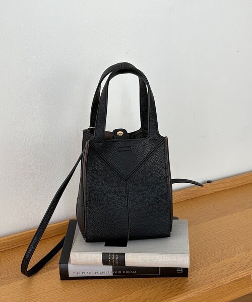 CAPRICIEUX LE'MAGE（カプリシューレマージュ）の「【S/Lサイズ展開あり】ブロッキングバッグ S（ショルダーバッグ・レディース・ブラック/ベージュ・FREE）」の6枚目の写真