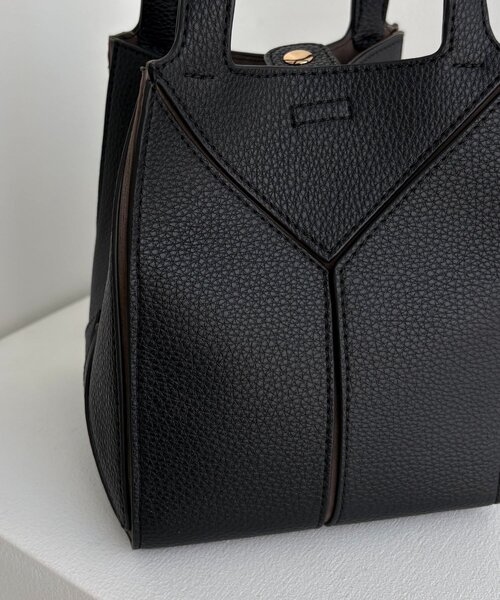 CAPRICIEUX LE'MAGE（カプリシューレマージュ）の「【S/Lサイズ展開あり】ブロッキングバッグ S（ショルダーバッグ・レディース・ブラック/ベージュ・FREE）」の13枚目の写真