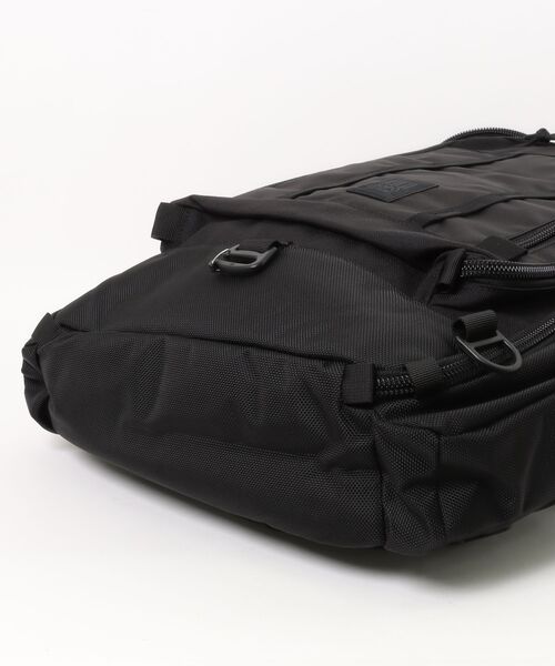 TOPO DESIGNS(トポデザインズ)の「3WAY【TOPO DESIGNS】GLOBAL TRAVEL BAG 30L(バックパック/リュック・レディース・ベージュ/ブルー/ブラック・ONE SIZE)」の5枚目の写真