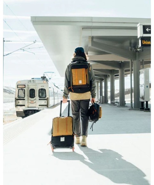 TOPO DESIGNS(トポデザインズ)の「3WAY【TOPO DESIGNS】GLOBAL TRAVEL BAG 30L(バックパック/リュック・レディース・ベージュ/ブルー/ブラック・ONE SIZE)」の11枚目の写真