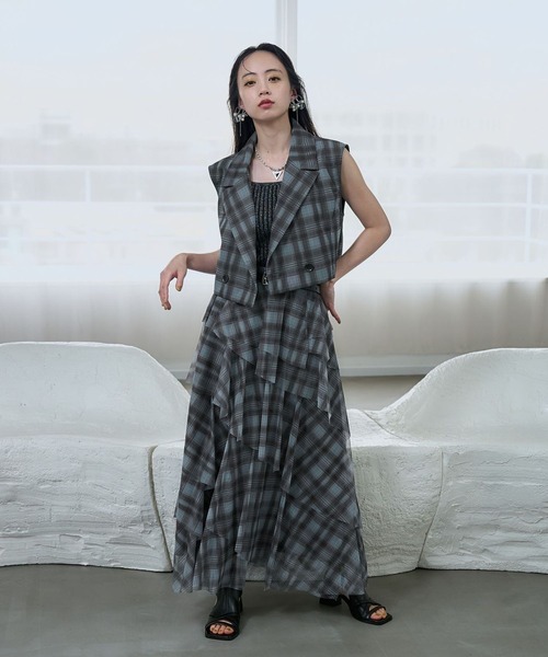 HARE（ハレ）の「2Pシアーチェックベスト＊ティアードスカート(HARE)（セットアップ・レディース・ブラック/ブルー・FREE）」の6枚目の写真