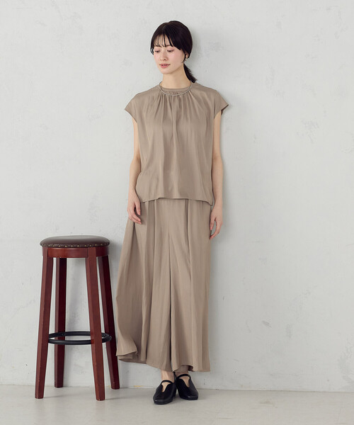 COMME CA ISM(コムサイズム)の「ゆるっとろみ ブラウス/セットアップ対応(シャツ/ブラウス・レディース・カーキ/ネイビー/ベージュ・MEDIUM/LARGE)」の16枚目の写真