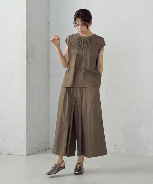 COMME CA ISM(コムサイズム)の「ゆるっとろみ ブラウス/セットアップ対応(シャツ/ブラウス・レディース・カーキ/ネイビー/ベージュ・MEDIUM/LARGE)」の19枚目の写真