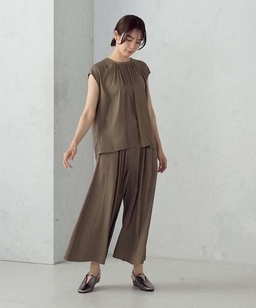 COMME CA ISM(コムサイズム)の「ゆるっとろみ ブラウス/セットアップ対応(シャツ/ブラウス・レディース・カーキ/ネイビー/ベージュ・MEDIUM/LARGE)」の20枚目の写真