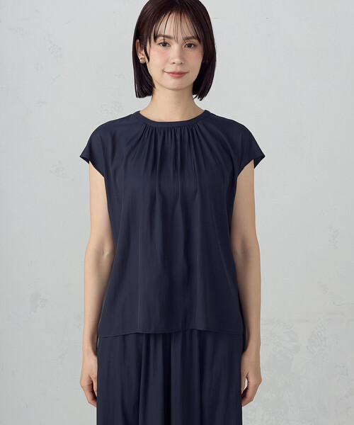 COMME CA ISM(コムサイズム)の「ゆるっとろみ ブラウス/セットアップ対応(シャツ/ブラウス・レディース・カーキ/ネイビー/ベージュ・MEDIUM/LARGE)」の22枚目の写真