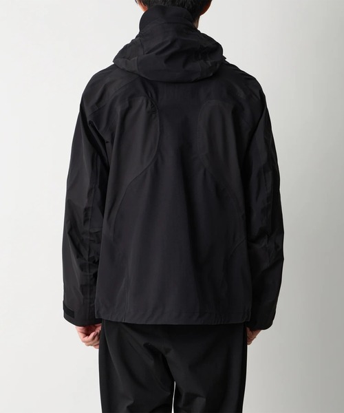 WHITE MOUNTAINEERING（ホワイトマウンテニアリング）の「【White Mountaineering/ホワイトマウンテニアリング】GORE-TEX HOODED JACKET（テーラードジャケット・メンズ・ブラック・2/1）」の3枚目の写真