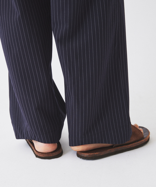 JOURNAL STANDARD relume(ジャーナルスタンダード レリューム)の「ヒールカット ルーズライト ストライプ スラックス(スラックス・メンズ・ネイビー/ブルー系その他/グレー・LARGE/MEDIUM/SMALL)」の22枚目の写真