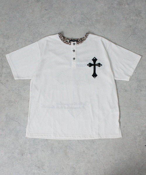NYLAUS(ナイラス)の「【NYS】カモフラ柄 クロスワッペン スタッズ ヘンリーネック半袖Tシャツ ショート丈(Tシャツ/カットソー・メンズ・アイボリー/ブラック・M/L/S)」の18枚目の写真