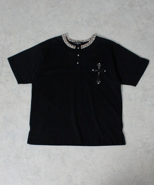 NYLAUS(ナイラス)の「【NYS】カモフラ柄 クロスワッペン スタッズ ヘンリーネック半袖Tシャツ ショート丈(Tシャツ/カットソー・メンズ・アイボリー/ブラック・M/L/S)」の20枚目の写真