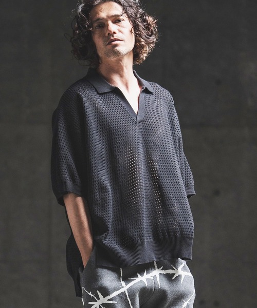 GLIMCLAP(グリムクラップ)の「mhs2615- Sheer Texture Skipper Polo スキッパーポロシャツ(202-039-gls-cg)(ポロシャツ・メンズ・パープル/オフホワイト/チャコールグレー/ブラック・S/M/L)」の3枚目の写真