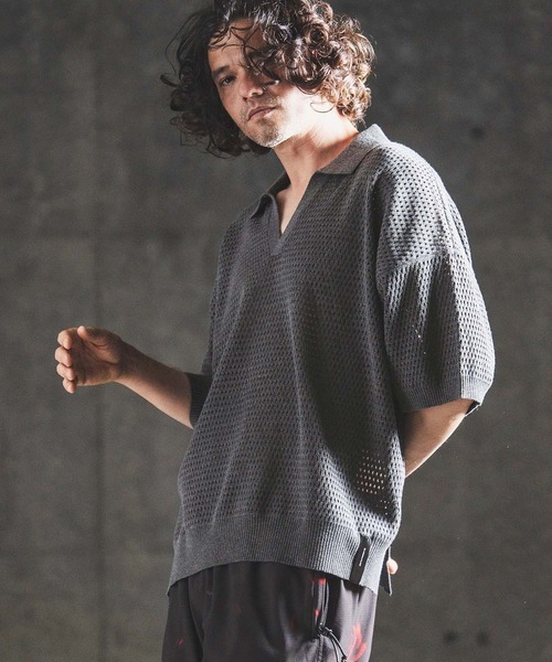 GLIMCLAP(グリムクラップ)の「mhs2615- Sheer Texture Skipper Polo スキッパーポロシャツ(202-039-gls-cg)(ポロシャツ・メンズ・パープル/オフホワイト/チャコールグレー/ブラック・S/M/L)」の10枚目の写真