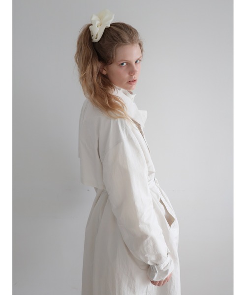 AMOMMA(アモマ)の「DOUBLE COLLAR TRENCH COAT(トレンチコート・レディース・アイボリー・FREE)」の2枚目の写真