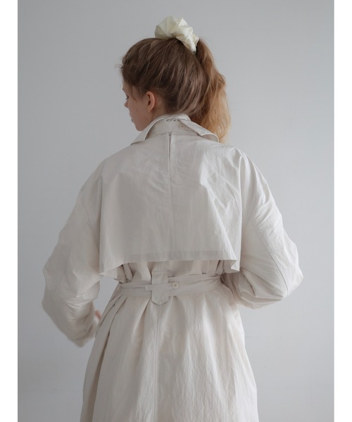 AMOMMA(アモマ)の「DOUBLE COLLAR TRENCH COAT(トレンチコート・レディース・アイボリー・FREE)」の3枚目の写真