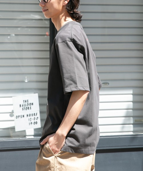 FORK&SPOON(フォークアンドスプーン)の「FORK&SPOON Norman Rockwell Short-SleeveT-shirts(Tシャツ/カットソー・メンズ・オフホワイト/チャコールグレー・5/4)」の21枚目の写真