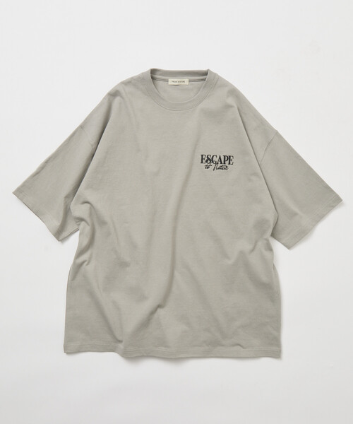 FREAK'S STORE（フリークスストア）の「限定展開 リラックスフィット バックプリント クルーネック Tシャツ/FOREST BATHING MAN TEE（Tシャツ/カットソー・メンズ・チャコールグレー/ベージュ/ネイビー/ホワイト・SMALL/MEDIUM/LARGE）」の14枚目の写真