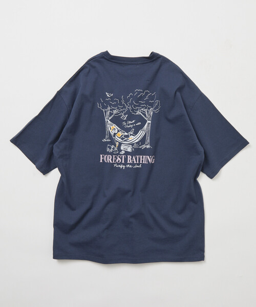 FREAK'S STORE（フリークスストア）の「限定展開 リラックスフィット バックプリント クルーネック Tシャツ/FOREST BATHING MAN TEE（Tシャツ/カットソー・メンズ・チャコールグレー/ベージュ/ネイビー/ホワイト・SMALL/MEDIUM/LARGE）」の15枚目の写真