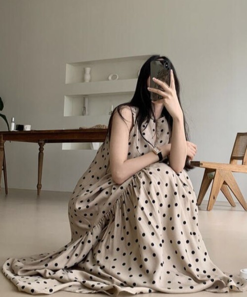 FAVORITO(ファヴォリート)の「ドット柄ロングワンピース(ワンピース・レディース・ベージュ/ブラック・F)」の14枚目の写真