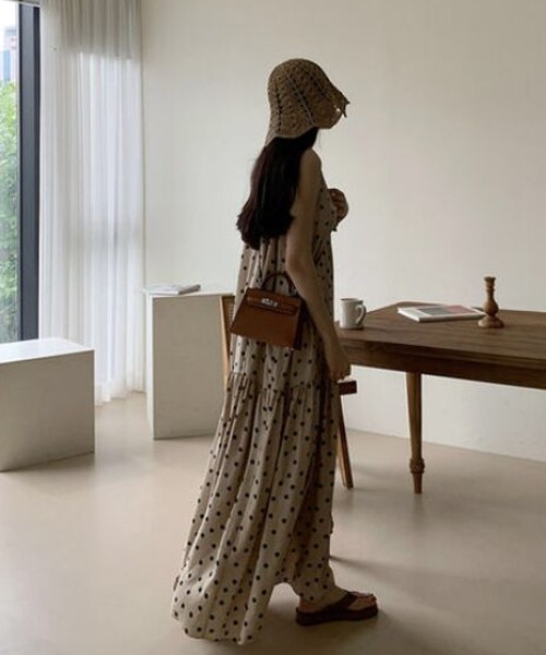 FAVORITO(ファヴォリート)の「ドット柄ロングワンピース(ワンピース・レディース・ベージュ/ブラック・F)」の15枚目の写真
