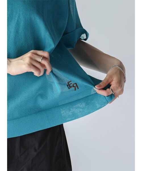 :ETHROF(イーサオブ)の「DOLMAN SLEEVE SHEER KNIT TOPS(ニット/セーター・レディース・オフホワイト/ブルー/ブラック・FREE)」の4枚目の写真