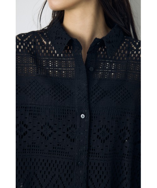 AZUL by moussy(アズールバイマウジー)の「【着丈バリエ】レースハーフスリーブシャツ(シャツ/ブラウス・レディース・ブラウン/オフホワイト/ブラック・MEDIUM/SMALL)」の4枚目の写真
