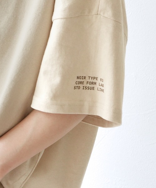 reca(レカ)の「【接触冷感】ワイドシルエット六分袖ロゴTシャツ(Tシャツ/カットソー・レディース・グレイッシュベージュ/ピンク系その他/ブラック・FREE)」の16枚目の写真