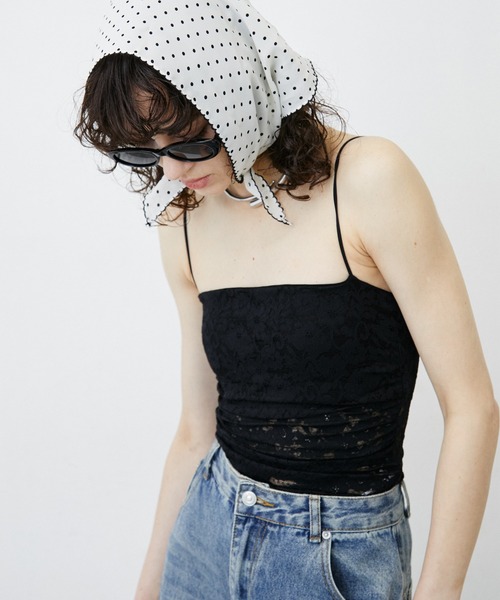 uyu.(ウユ)の「Flower Lace Padded Camisole/フラワーレースカップ付きキャミソール(キャミソール・レディース・ホワイト/ブラック・FREE)」の4枚目の写真