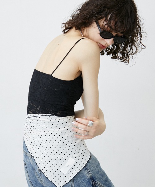 uyu.(ウユ)の「Flower Lace Padded Camisole/フラワーレースカップ付きキャミソール(キャミソール・レディース・ホワイト/ブラック・FREE)」の10枚目の写真