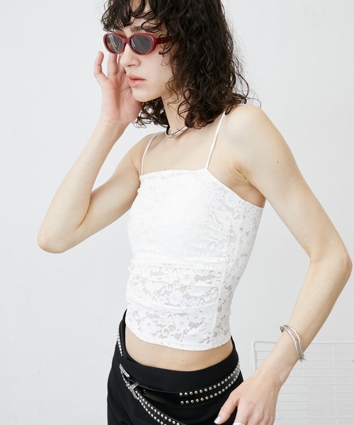 uyu.(ウユ)の「Flower Lace Padded Camisole/フラワーレースカップ付きキャミソール(キャミソール・レディース・ホワイト/ブラック・FREE)」の15枚目の写真