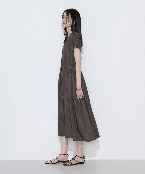 K.T KIYOKO TAKASE(キヨコタカセ)の「キュプラ/コットンツイル シャツドレス(ワンピース・レディース・グレイッシュベージュ/チャコール・9号)」の22枚目の写真